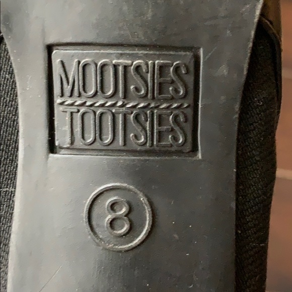 Heels - Picture 3 of 3